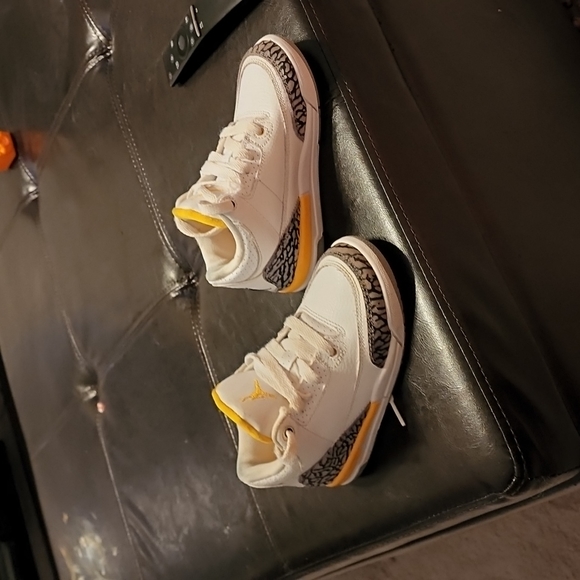 Jordan 3 lazer orange sz 11.5c - Picture 2 of 3